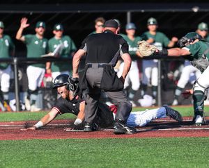 Image post by @niu_baseball on Instagram