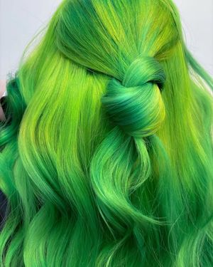 Image post by @pulpriothair on Instagram