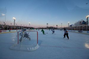 Image post by @HockeyDayMN on Twitter/X