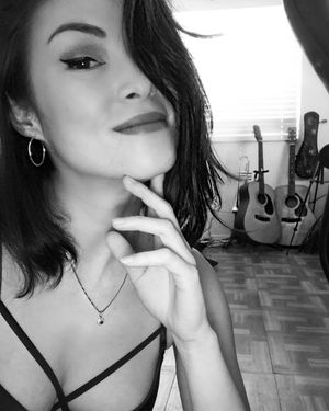 Image post by @alazay_official on Instagram