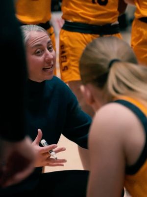 Image post by @queensgaels on Instagram