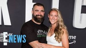 Video post by @enews on YouTube