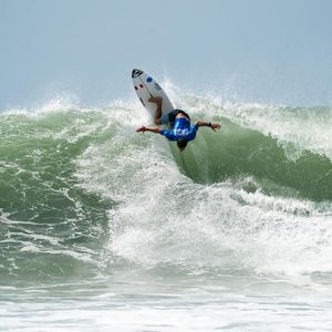 Image post by @isasurfing on Instagram