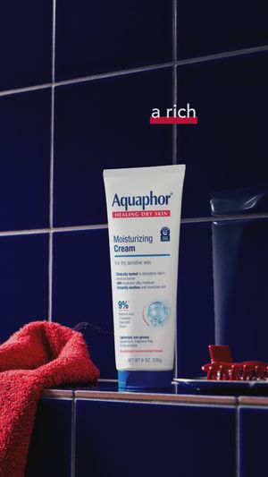 Video post by @aquaphor on TikTok