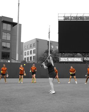 Image post by @texassoftball on Instagram