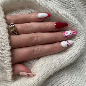 Image post by @annascollective on Instagram