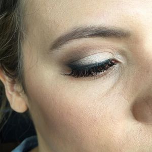 Image post by @carolinewatsonbeauty on Instagram