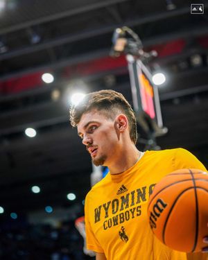 Image post by @wyo_mbb on Instagram