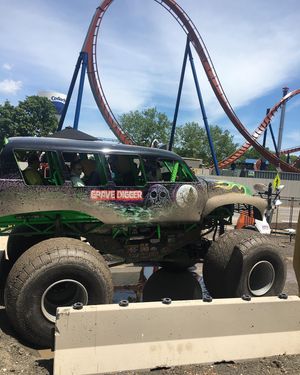 Image post by @monstertruckdaily on Instagram