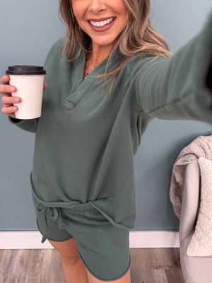 Image post by @shopfillyflair on Instagram