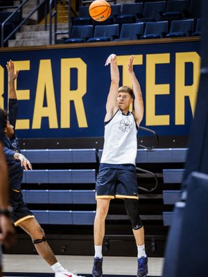 Image post by @calmbball on Instagram