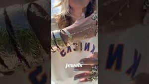 Video post by @shop.with.caroline on YouTube