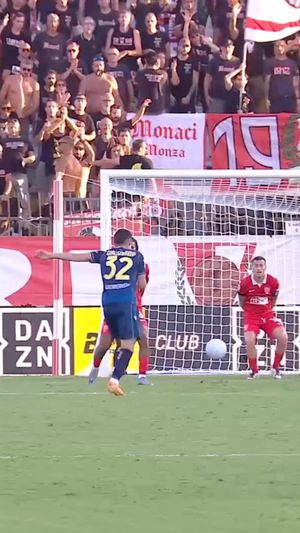 Video post by @dazn_futbol on Instagram