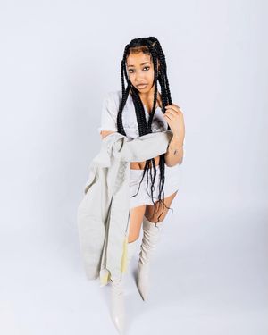 Image post by @aziyaemoni on Instagram