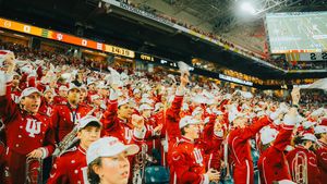 Image post by @HundredIU on Twitter