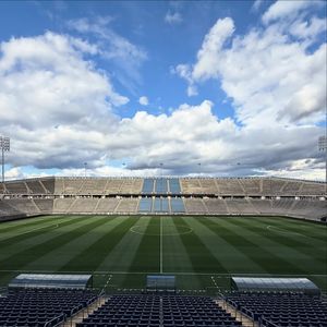 Image post by @rentschlerfield on Facebook