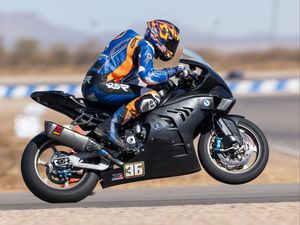 Image post by @motoamerica on Instagram