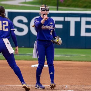 Image post by @UWAthletics on Twitter