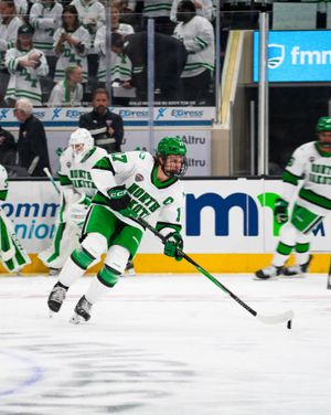 Image post by @undmhockey on Instagram