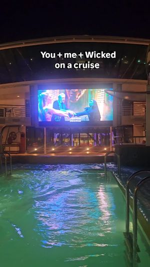 Image post by @drjennytravels on Facebook
