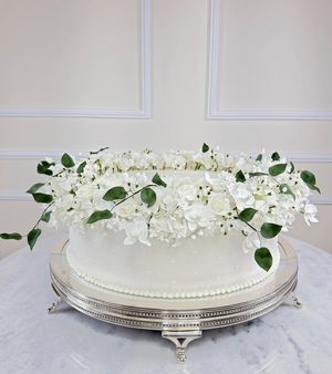 Image post by @rr_cakedesigners on Instagram