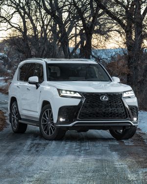 Image post by @discoverlexus on Instagram