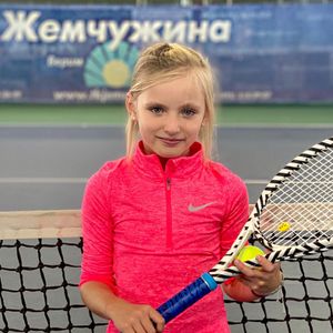 Image post by @polina_maneshina_tennis on Instagram