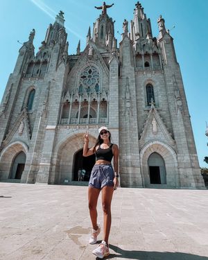 Image post by @itscarolbueno on Instagram