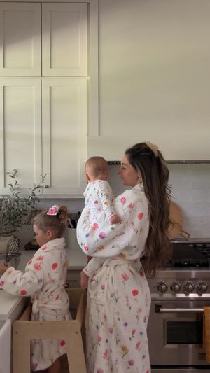 Video post by @sabrinanoellee on Instagram