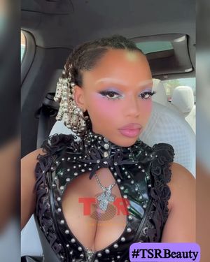 Image post by @theshaderoom on Instagram