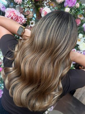 Image post by @enjoyhairstyling.aalen on Instagram