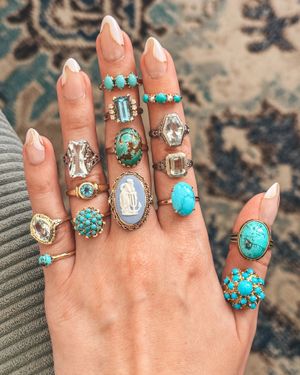 Image post by @maejeanvintage on Instagram