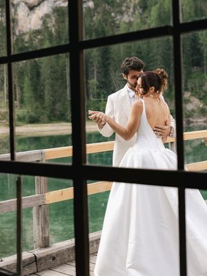 Image post by @vowdweddings on Instagram
