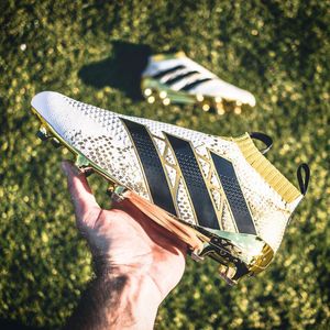 Image post by @soccerdotcom on Instagram