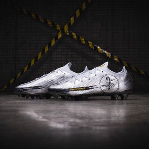 Image post by @soccerdotcom on Instagram