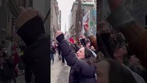 Video post by @laopinionla on YouTube