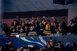 Image post by @penguins on Twitter