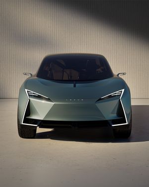 Image post by @discoverlexus on Instagram