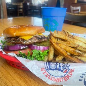 Image post by @eskimojoes on Instagram