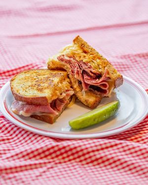 Image post by @allthebestdeli on Instagram