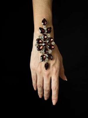Image post by @light.on.accesorios on Instagram
