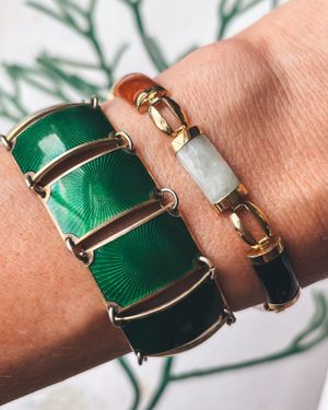 Image post by @maejeanvintage on Instagram