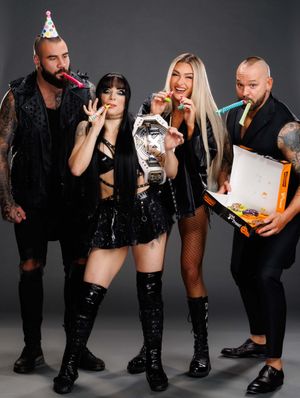 Image post by @izzi_wwe on Twitter