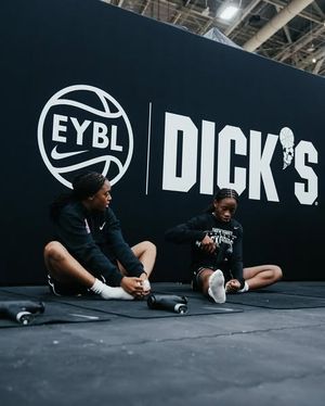 Image post by @nikegirlseybl on Instagram