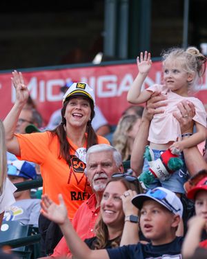 Image post by @greatlakesloons on Instagram