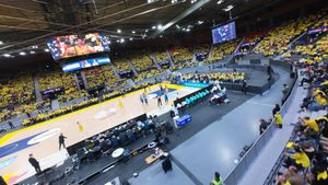 Video post by @swebasketball on Facebook