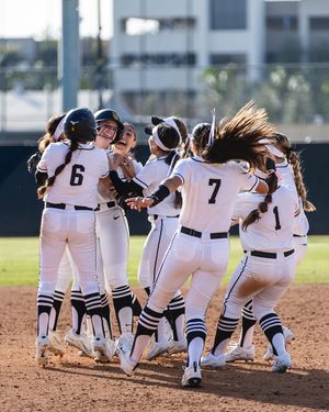 Image post by @lbsusoftball on Instagram