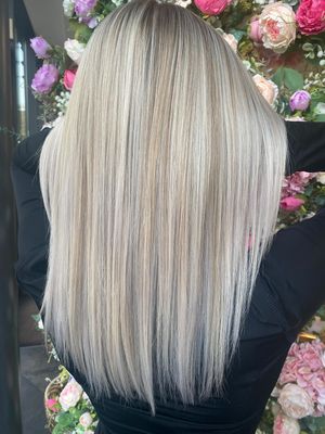 Image post by @enjoyhairstyling.aalen on Instagram