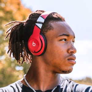Image post by @beatsbydre on Twitter