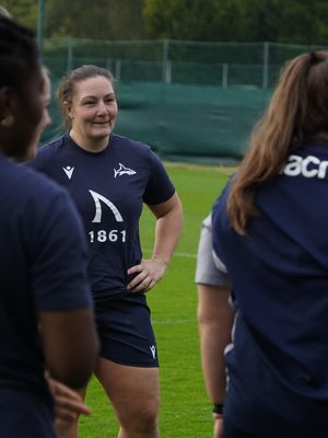 Image post by @salesharkswomen on Instagram